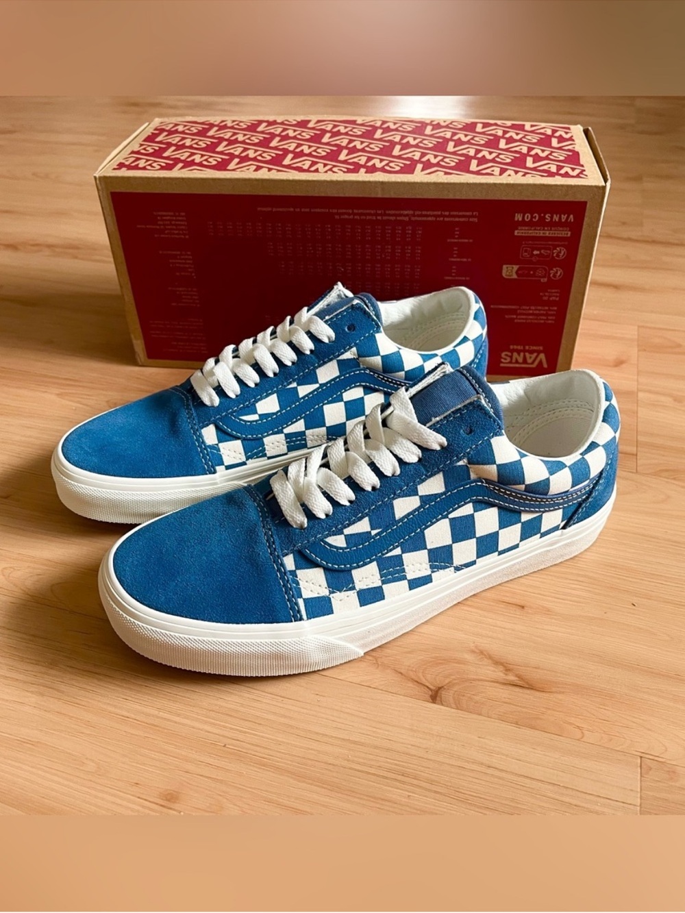 Vans Old Skool Checkerboard
Navy/White Shoe Women 10.0